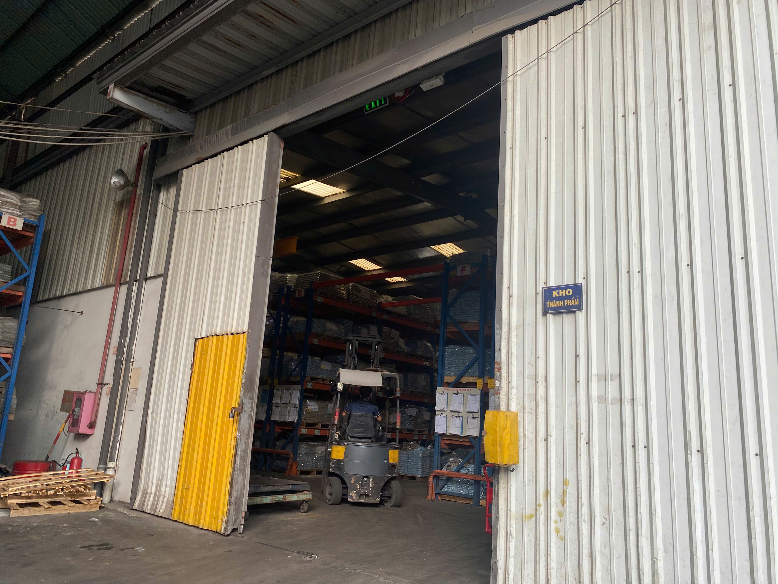 Warehouse 1.jpg